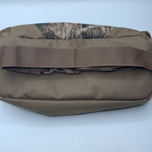 Red Head Real Tree Large Fanny Pack - Picture 9 of 13